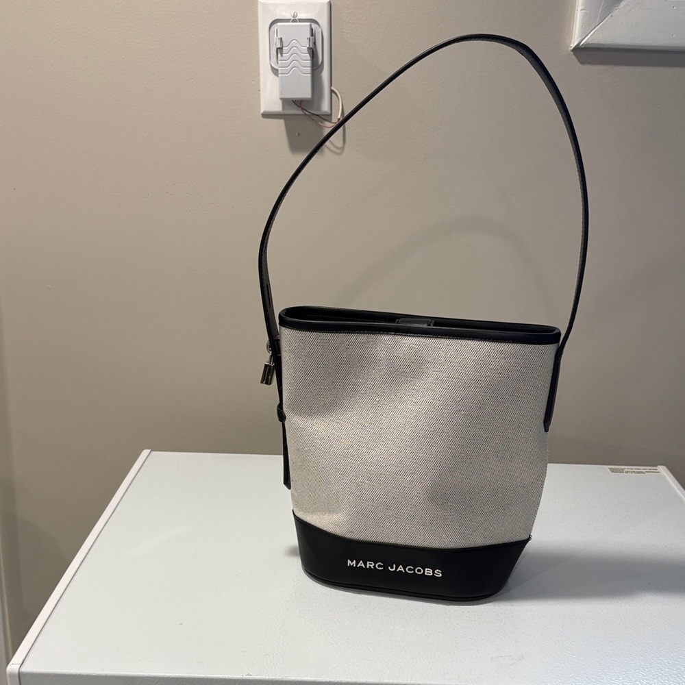 NWOT Marc Jacobs Drifter Bucklet Bag